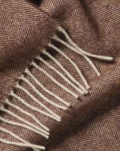 CHARLES TYRWHITT Lambswool Herringbone Scarf - Moch -Charles Tyrwhitt Shop ACC0230OAT DETAIL201