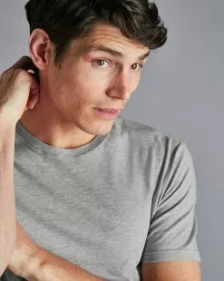 CHARLES TYRWHITT 2 Pack Crew Neck Cotton Undershirts - Indigo Blue And Gray -Charles Tyrwhitt Shop ACU0121MLT MODEL DETAIL