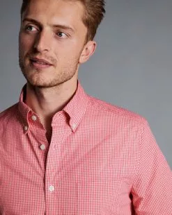 CHARLES TYRWHITT Button-Down Collar Non-Iron Stretch Poplin Mini Gingham Short Sleeve Shirt - Bright Pink -Charles Tyrwhitt Shop CSN0354BPK MODEL DETAIL