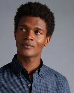 CHARLES TYRWHITT Button-Down Collar Non-Iron Stretch Poplin Mini Gingham Shirt - Indigo B 14 CHARLES TYRWHITT Button-Down Collar Non-Iron Stretch Poplin Mini Gingham Shirt - Indigo B -Charles Tyrwhitt Shop CSN0368IDG MODEL DETAIL