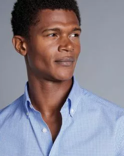 CHARLES TYRWHITT Button-Down Collar Non-Iron Stretch Poplin Mini Gingham Check Shirt - Ocean B -Charles Tyrwhitt Shop CSN0375SKY MODEL DETAIL