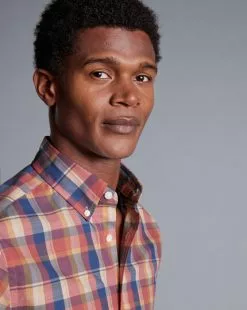 CHARLES TYRWHITT Button-Down Collar Non-Iron Stretch Poplin Slub Multi Check Short Sleeve Shirt - Burnt Orang -Charles Tyrwhitt Shop CSN0384BUN MODEL DETAIL