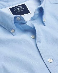 CHARLES TYRWHITT Button-Down Collar Washed Oxford Shirt With Pocket - Sky -Charles Tyrwhitt Shop CSR0749SKY COLLAR DETAIL 1