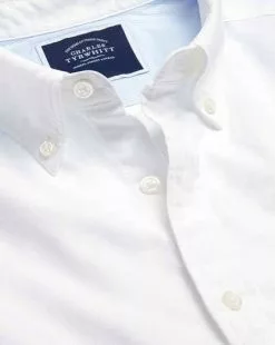CHARLES TYRWHITT Button-Down Collar Washed Oxford Shirt With Pocket - Wh -Charles Tyrwhitt Shop CSR0749WHT COLLAR DETAIL 1