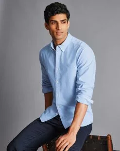 CHARLES TYRWHITT Button-Down Collar Washed Oxford Shirt - Sky B -Charles Tyrwhitt Shop CSR0905SKY MODEL UNTUCKED