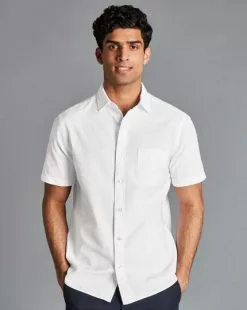 CHARLES TYRWHITT Cotton Linen Oxford Short Sleeve Shirt - Wh -Charles Tyrwhitt Shop CSR0987WHT MODEL UNTUCKED