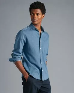 CHARLES TYRWHITT Spread Collar Denim Shirt - Ocean B -Charles Tyrwhitt Shop CSR2024OCE MODEL UNTUCKED