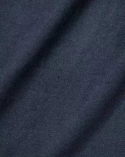 CHARLES TYRWHITT Cotton Linen Overshirt - Navy 12 CHARLES TYRWHITT Cotton Linen Overshirt - Navy -Charles Tyrwhitt Shop CSR2048NAV FABRIC DETAIL