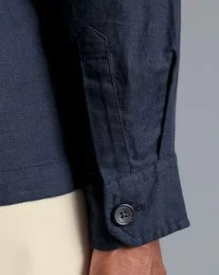 CHARLES TYRWHITT Cotton Linen Overshirt - Navy 13 CHARLES TYRWHITT Cotton Linen Overshirt - Navy -Charles Tyrwhitt Shop CSR2048NAV MODEL CUFF