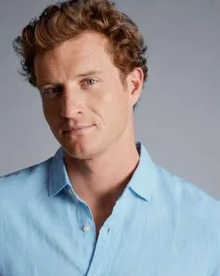 CHARLES TYRWHITT Pure Linen Shirt - Light B -Charles Tyrwhitt Shop CSR2052LBU MODEL DETAIL