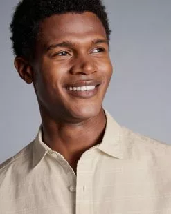 CHARLES TYRWHITT Cotton Linen Check Short Sleeve Shirt - Oatm -Charles Tyrwhitt Shop CSR2063OAT MODEL DETAIL