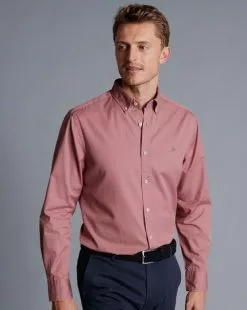 CHARLES TYRWHITT Button-Down Collar Washed Fine Twill Shirt - Pink -Charles Tyrwhitt Shop CSR2067PNK MODEL TUCKED