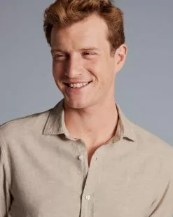 CHARLES TYRWHITT Pure Linen Shirt - Oatm -Charles Tyrwhitt Shop CSR2089OAT MODEL DETAIL