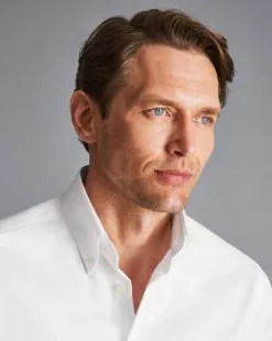 CHARLES TYRWHITT Button-Down Collar Non-Iron Shirt - Wh -Charles Tyrwhitt Shop FOB0188WHT MODEL DETAIL