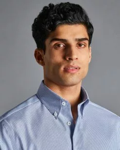 CHARLES TYRWHITT Button-Down Collar Non-Iron Stripe Shirt - Cobalt B -Charles Tyrwhitt Shop FOB0636COB MODEL DETAIL