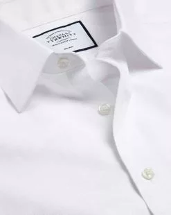 CHARLES TYRWHITT Non-Iron Royal Oxford Shirt - Wh -Charles Tyrwhitt Shop FON0219WHT DETAIL COLLAR 1
