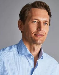 CHARLES TYRWHITT Non-Iron Bengal Stripe Shirt - Cornflower B -Charles Tyrwhitt Shop FON0411SKY MODEL DETAIL