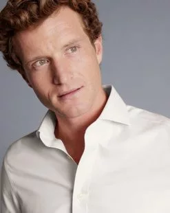 CHARLES TYRWHITT Spread Collar Non-Iron Twill Shirt - Ivory Wh -Charles Tyrwhitt Shop FON0540NWH MODEL DETAIL