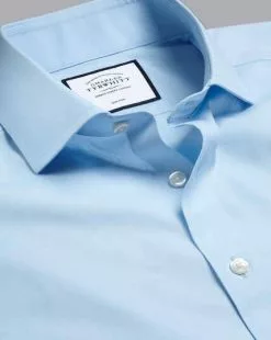 CHARLES TYRWHITT Spread Collar Non-Iron Poplin Shirt - Sky B -Charles Tyrwhitt Shop FON0672SKY COLLAR DETAIL 1
