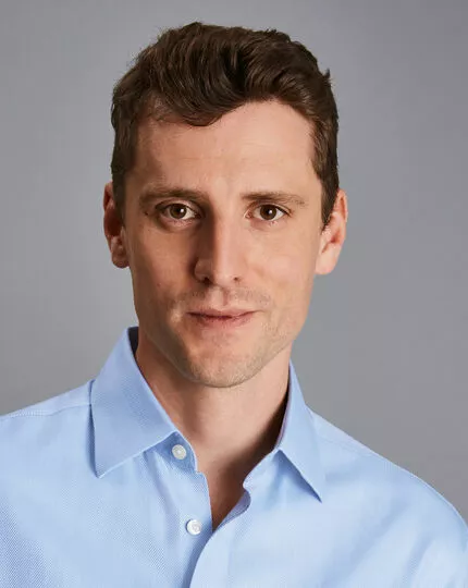 CHARLES TYRWHITT Non-Iron Herringbone Shirt - Sky B 5 CHARLES TYRWHITT Non-Iron Herringbone Shirt - Sky B - Image 3