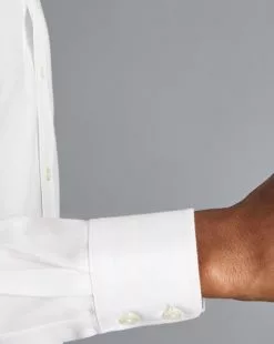 CHARLES TYRWHITT Non-Iron Herringbone Shirt - Wh -Charles Tyrwhitt Shop FON0676WHT MODEL CUFF