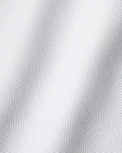 CHARLES TYRWHITT Spread Collar Non-Iron Herringbone Shirt - Wh -Charles Tyrwhitt Shop FON0677WHT FABRIC DETAIL