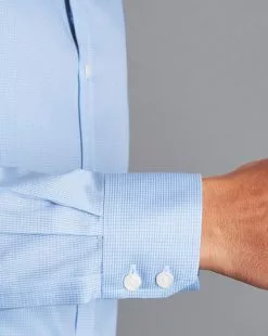 CHARLES TYRWHITT Spread Collar Non-Iron Puppytooth Shirt - Sky B -Charles Tyrwhitt Shop FON0714SKY MODEL CUFF
