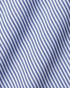 CHARLES TYRWHITT Spread Collar Non-Iron Bengal Stripe Shirt - Royal B -Charles Tyrwhitt Shop FON0715NAV FABRIC DETAIL