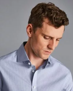 CHARLES TYRWHITT Spread Collar Non-Iron Bengal Stripe Shirt - Royal B -Charles Tyrwhitt Shop FON0715NAV MODEL DETAIL