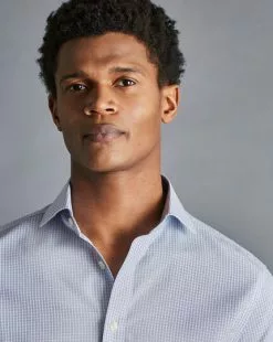 CHARLES TYRWHITT Non-Iron Double Check Shirt - Cobalt B 10 CHARLES TYRWHITT Non-Iron Double Check Shirt - Cobalt B -Charles Tyrwhitt Shop FON2400COB MODEL DETAIL