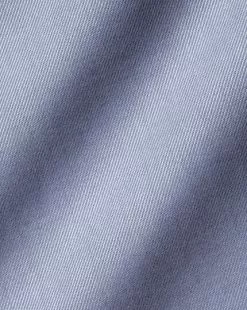 CHARLES TYRWHITT Spread Collar Non-Iron Twill Shirt- Indigo B -Charles Tyrwhitt Shop FON2405IDG FABRIC DETAIL 1
