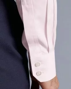 CHARLES TYRWHITT Spread Collar Non-Iron Poplin Shirt - Light Pink -Charles Tyrwhitt Shop FON2455LPK MODEL CUFF