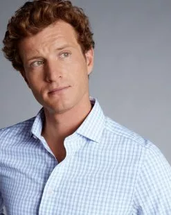 CHARLES TYRWHITT Spread Collar Non-Iron Graph Check Cutaway Shirt - Royal B -Charles Tyrwhitt Shop FON2463RYL MODEL DETAIL