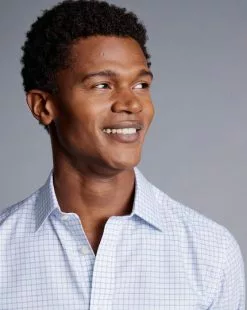 CHARLES TYRWHITT Non-Iron Twill Fine Shadow Check Shirt - Cornflower B 10 CHARLES TYRWHITT Non-Iron Twill Fine Shadow Check Shirt - Cornflower B -Charles Tyrwhitt Shop FON2473CFW MODEL DETAIL