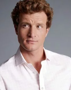 CHARLES TYRWHITT Spread Collar Non-Iron Henley Weave Check Shirt - Light Pink -Charles Tyrwhitt Shop FON2482LPK MODEL DETAIL