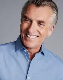 CHARLES TYRWHITT Spread Collar Non-Iron Henley Weave Shirt - Ocean B -Charles Tyrwhitt Shop FON2482OCE MODEL DETAIL