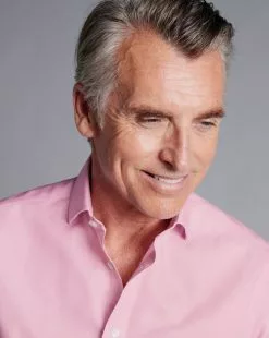 CHARLES TYRWHITT Spread Collar Non-Iron Henley Weave Shirt - Pink -Charles Tyrwhitt Shop FON2482PNK MODEL DETAIL