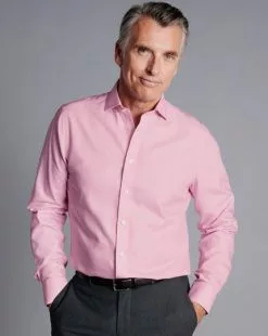 CHARLES TYRWHITT Spread Collar Non-Iron Henley Weave Shirt - Pink -Charles Tyrwhitt Shop FON2482PNK MODEL FULL