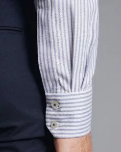 CHARLES TYRWHITT Spread Collar Non-Iron Henley Weave Stripe Shirt - Royal B -Charles Tyrwhitt Shop FON2482RYL MODEL CUFF