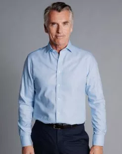 CHARLES TYRWHITT Spread Collar Non-Iron Henley Weave Shirt - Sky B -Charles Tyrwhitt Shop FON2482SKY MODEL FULL