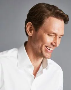 CHARLES TYRWHITT Semi-Spread Collar Egyptian Cotton Poplin Shirt - Wh -Charles Tyrwhitt Shop FOR2245WHT MODEL DETAIL