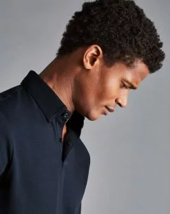 CHARLES TYRWHITT Combed Cotton Polo - Dark Navy -Charles Tyrwhitt Shop JEP0390DNY MODEL DETAIL