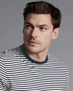 CHARLES TYRWHITT Smart Jersey Stripe Tyrwhitt T-Shirt - Navy & E -Charles Tyrwhitt Shop JET0006MNV MODEL DETAIL