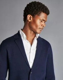 CHARLES TYRWHITT Merino Blazer - Navy -Charles Tyrwhitt Shop KNC0046NAV MODEL DETAIL