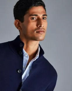 CHARLES TYRWHITT Merino Funnel Neck Jacket - Navy -Charles Tyrwhitt Shop KNC0087NAV MODEL DETAIL