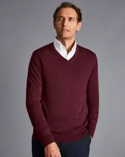 CHARLES TYRWHITT Merino V-Neck Sweater - Burgundy -Charles Tyrwhitt Shop KNJ0066BGD MODEL FRONT