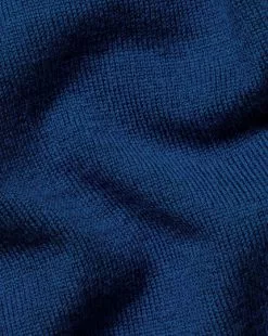 CHARLES TYRWHITT Merino Crew Neck Sweater - Royal B -Charles Tyrwhitt Shop KNJ0399RYL FABRIC DETAIL