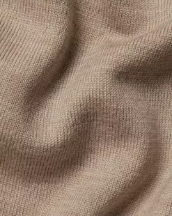 CHARLES TYRWHITT Merino V-Neck Sweater - Oatm 12 CHARLES TYRWHITT Merino V-Neck Sweater - Oatm -Charles Tyrwhitt Shop KNJ0400CAM FABRIC DETAIL