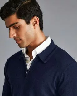 CHARLES TYRWHITT Merino Zip Neck Polo Sweater - Navy -Charles Tyrwhitt Shop KNJ0409NAV MODEL DETAIL