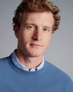 CHARLES TYRWHITT Cotton Merino Waffle Crew Neck - Ocean B 9 CHARLES TYRWHITT Cotton Merino Waffle Crew Neck - Ocean B -Charles Tyrwhitt Shop KNJ0439OCE MODEL DETAIL